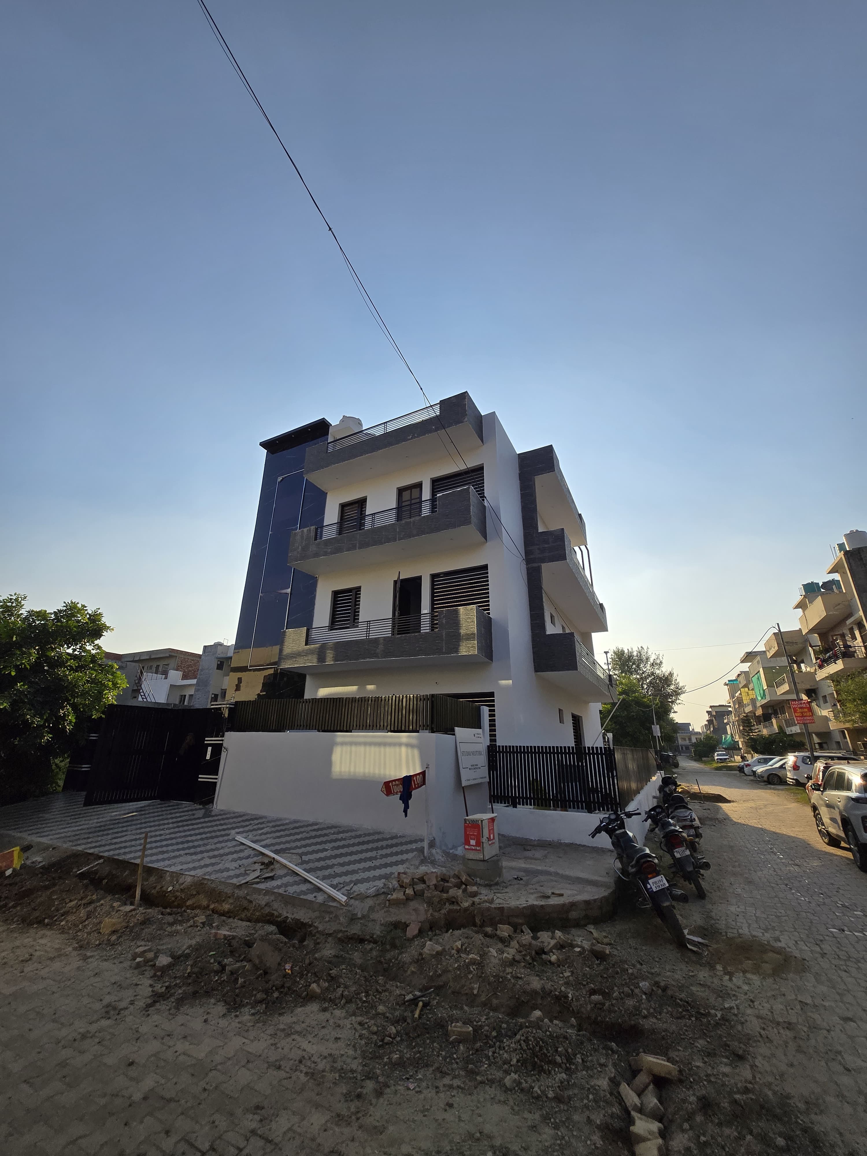 3 Terrace - Residential - Single Family - Mohali181
